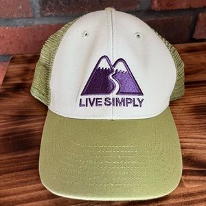 Patagonia trucker hat  UNISEX